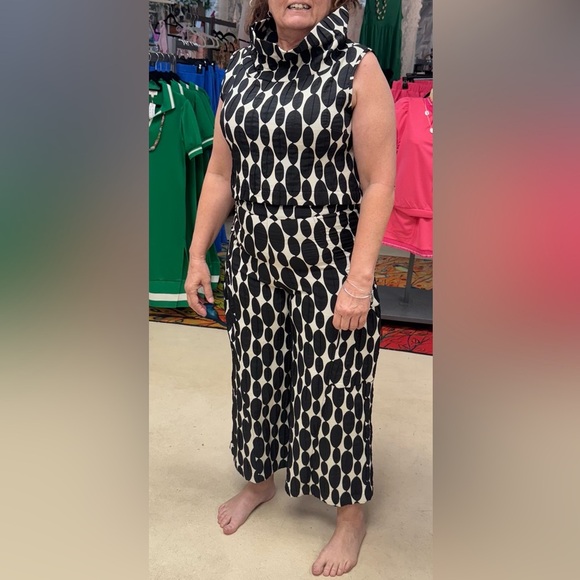 Stylish Black and White Patterned Women's Pants - Picture 3 of 6